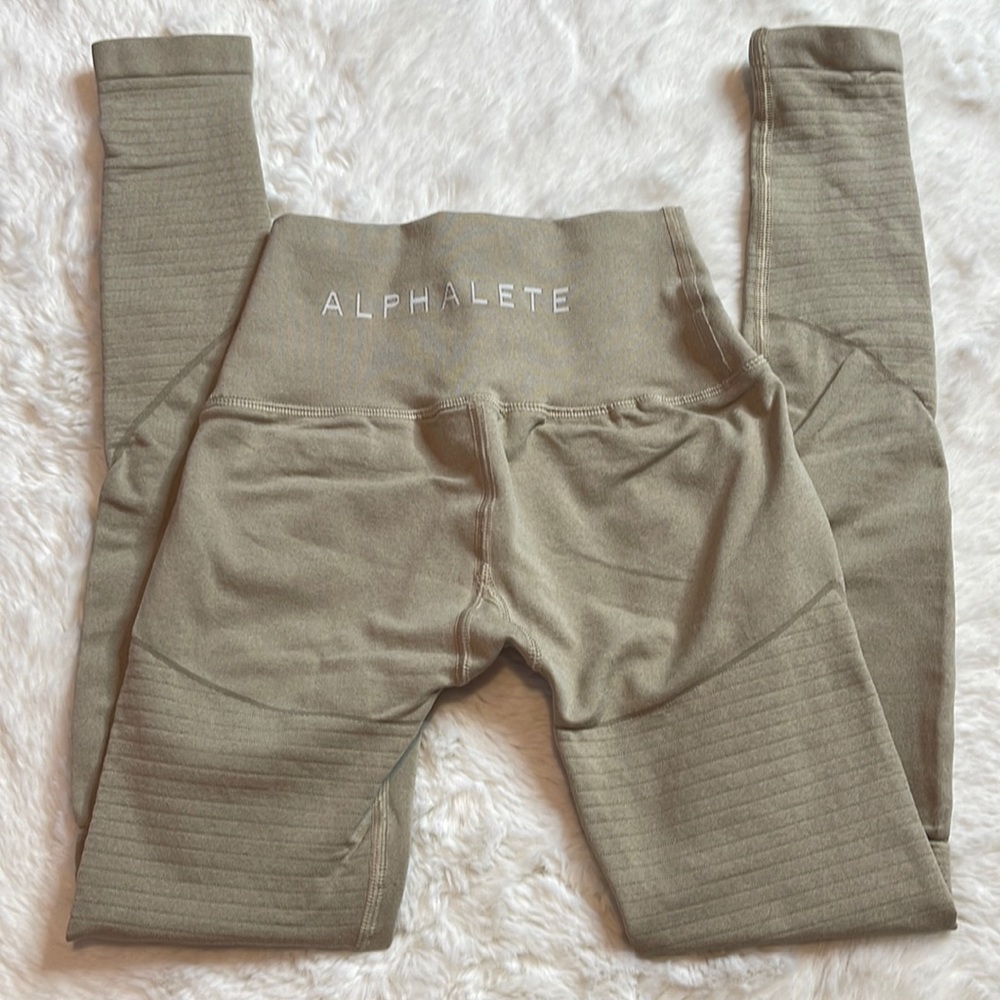 Alphalete Revival R6 leggings - SIZE: XS